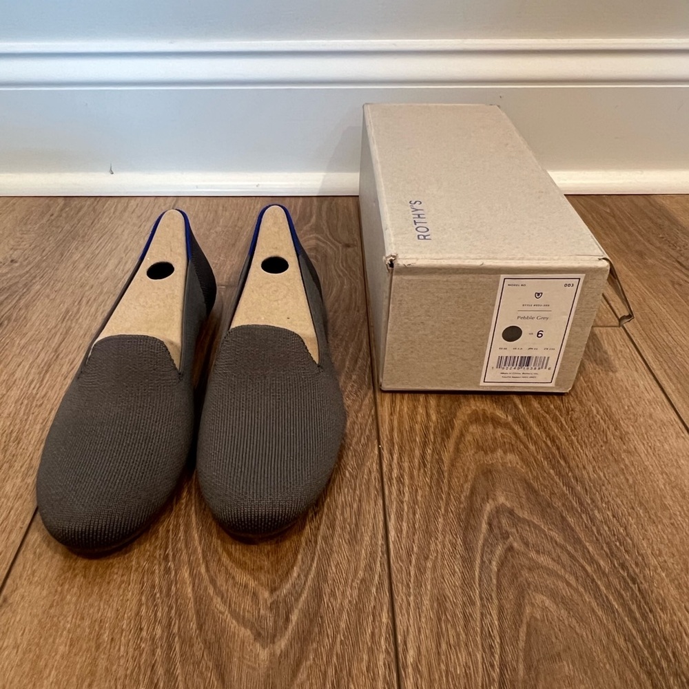NWT! Rothy’s The Loafer in Pebble Grey. Size 6